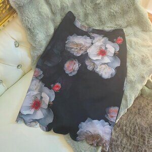 Ted Baker “Laylie” Chelsea Scallop Hem Floral Print Pencil Skirt – US 6 (Ted 2)